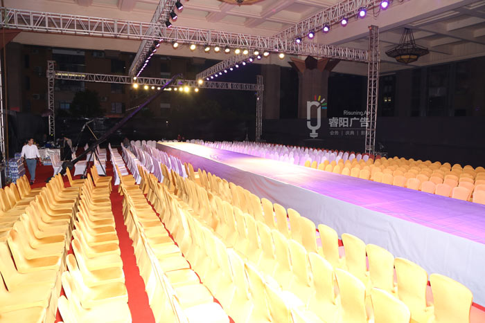 在活動(dòng)現(xiàn)場(chǎng)安裝燈光和音響時(shí)的常見(jiàn)問(wèn)題